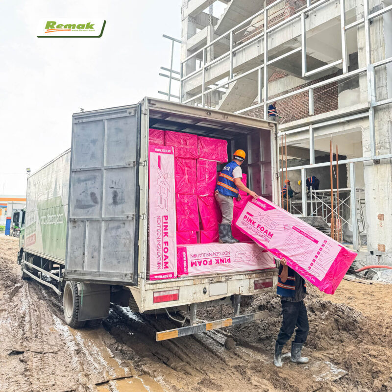 Xốp XPS Remak® – Đồng hành cùng tập đoàn linh kiện điện tử hàng đầu thế giới Xốp Xps được đóng gói theo quy cách, vận chuyển dễ dàng, đảm bảo an toàn cho người thi công