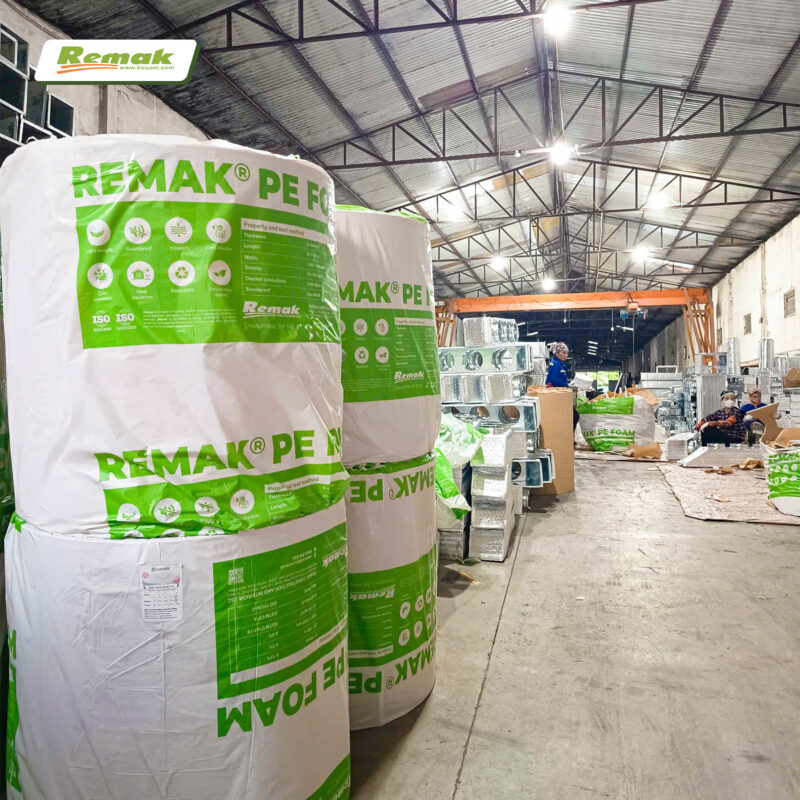 Xốp cách nhiệt Remak® PE-OPP bạc keo lại giúp thi công ống gió có nhanh hơn? xop-cach-nhiet-bao-on-pe-opp